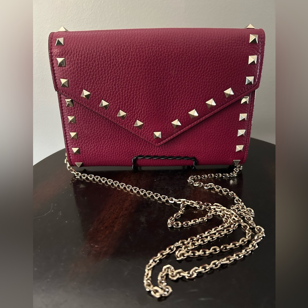 VALENTINO GARAVANI Rockstud
Wallet On A Chain